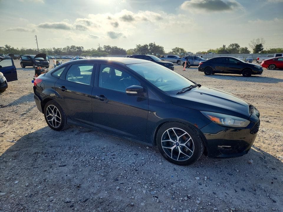 2017 FORD FOCUS SEL 4