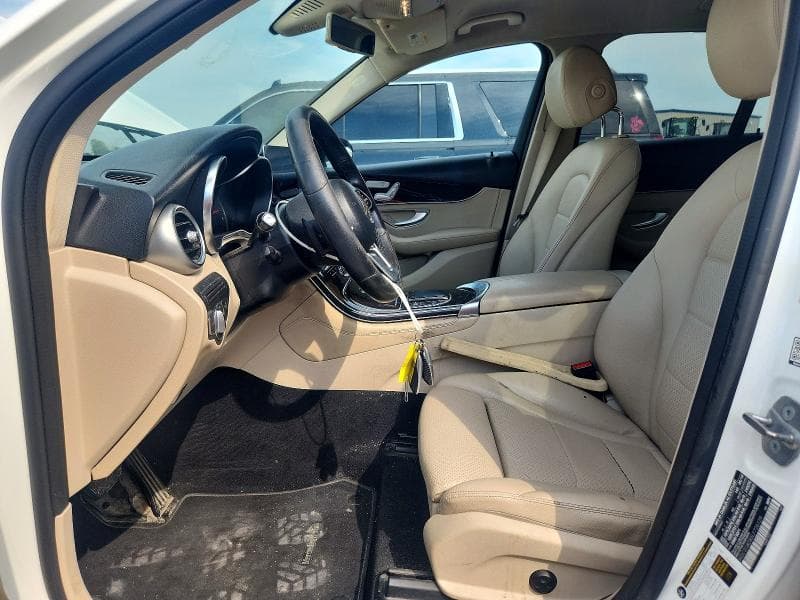 2020 MERCEDES-BENZ GLC 300 7