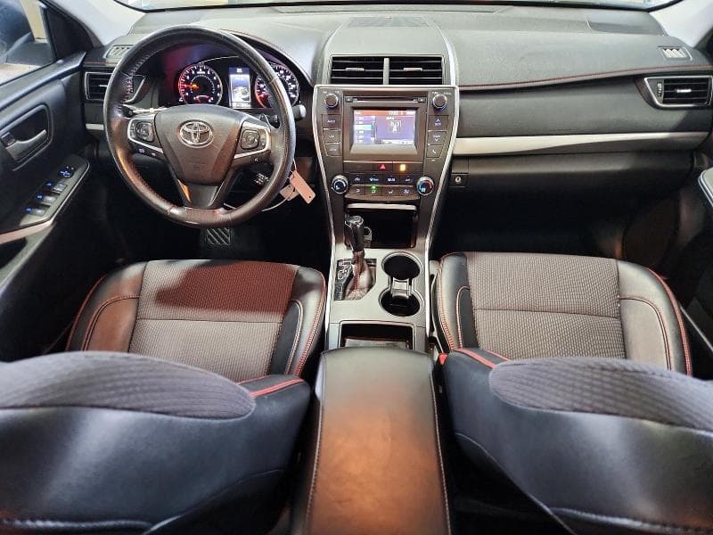 2017 TOYOTA CAMRY SE 8