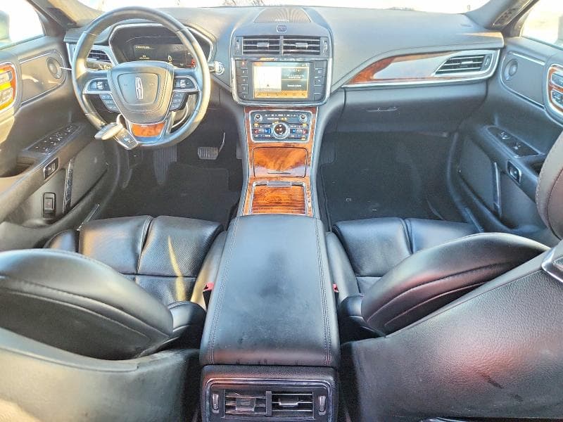2017 LINCOLN CONTINENTAL RESERVE 8