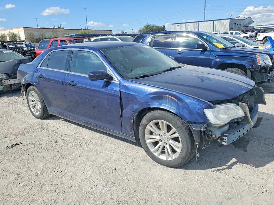 2017 CHRYSLER 300 LIMITED 4