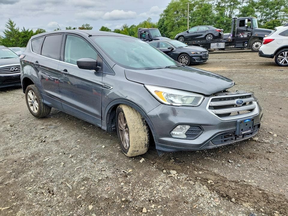 2017 FORD ESCAPE SE 4
