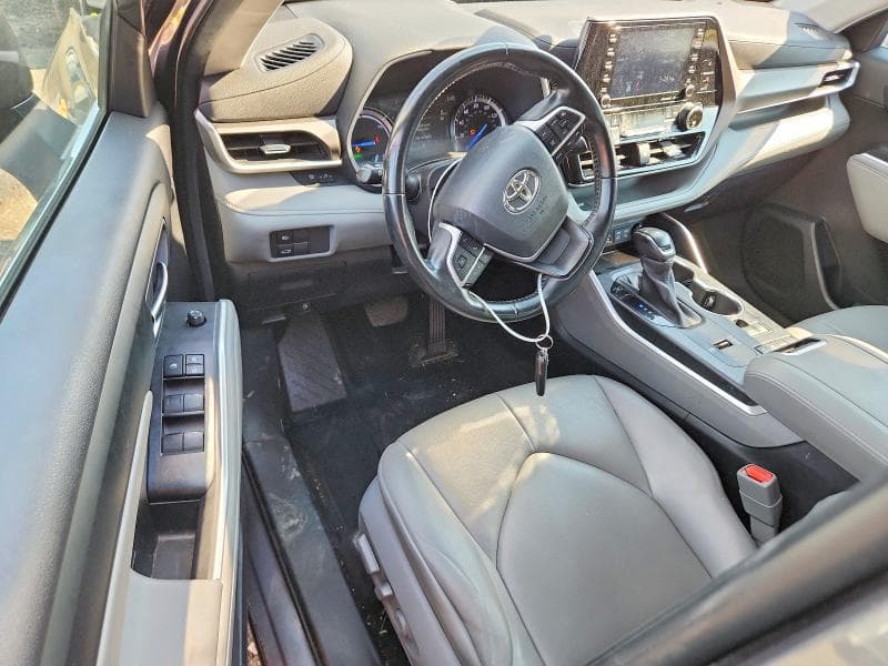 2022 TOYOTA HIGHLANDER HYBRID XLE 8
