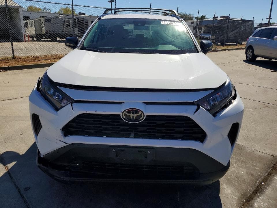 2019 TOYOTA RAV4 LE 5