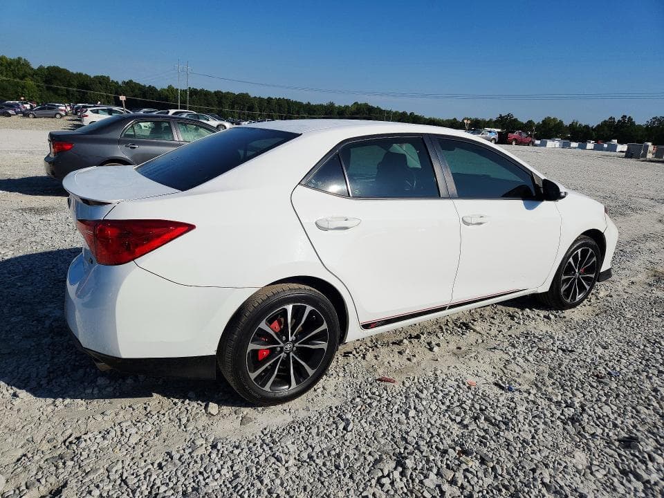 2018 TOYOTA COROLLA SE 3