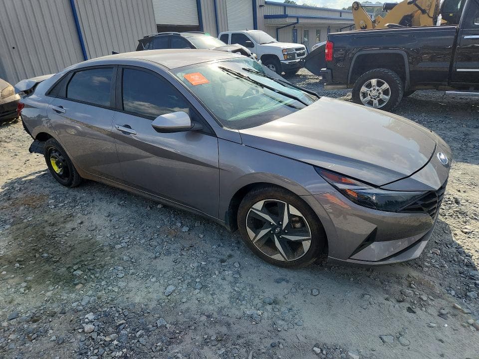2023 HYUNDAI ELANTRA SEL 4