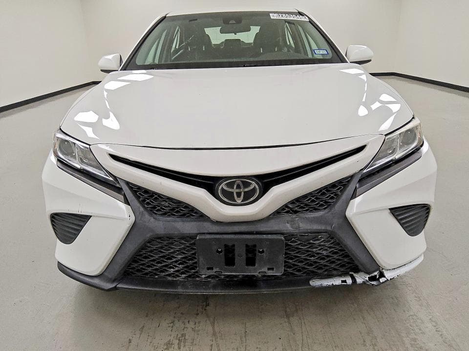 2020 TOYOTA CAMRY SE 5