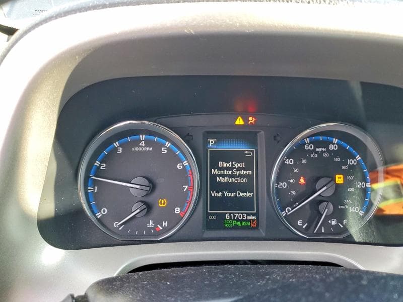 2017 TOYOTA RAV4 PLATINUM 9
