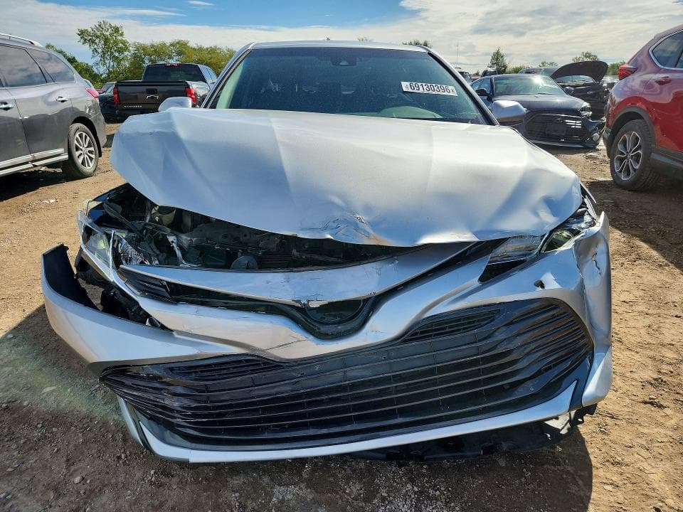 2018 TOYOTA CAMRY LE 5