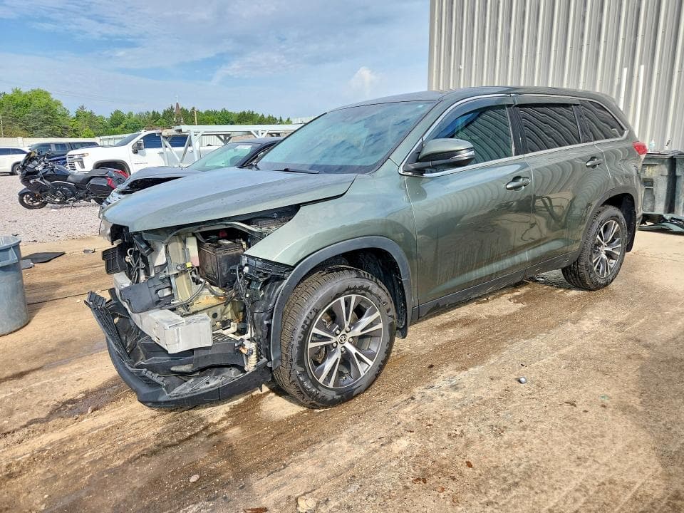 2019 TOYOTA HIGHLANDER LE - 1