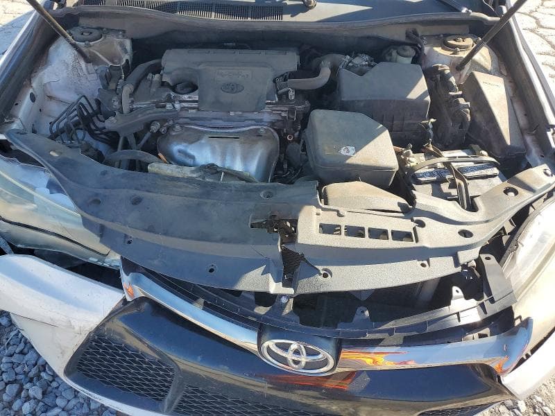 2017 TOYOTA CAMRY SE 11