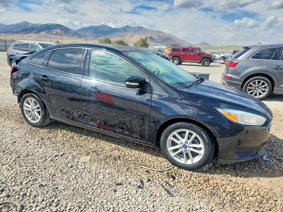2017 FORD FOCUS SE 4