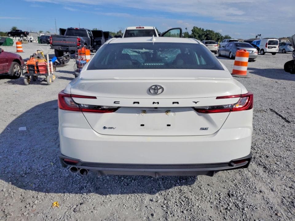 2025 TOYOTA CAMRY SE 6