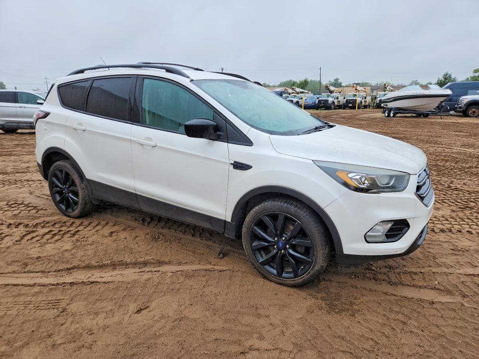 2017 FORD ESCAPE SE 4