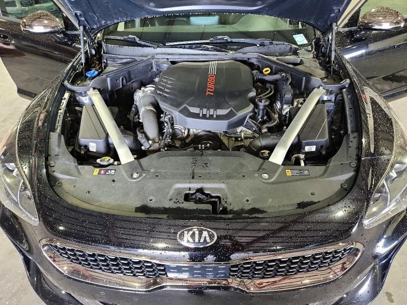 2020 KIA STINGER GT1 11