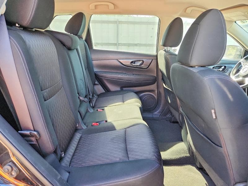 2017 NISSAN ROGUE SV 10