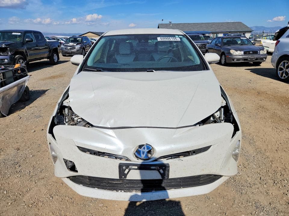 2017 TOYOTA PRIUS THREE TOURING 5