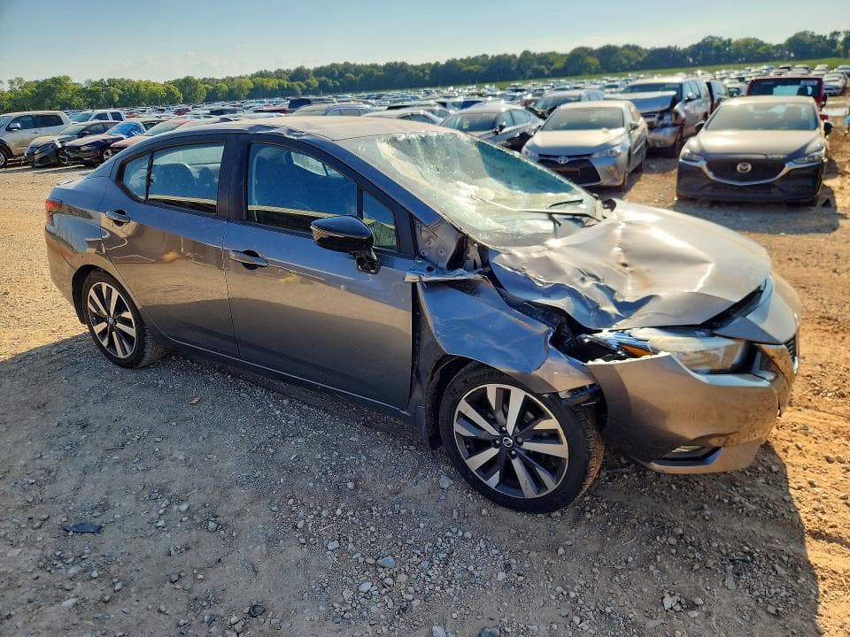2020 NISSAN VERSA SR 4