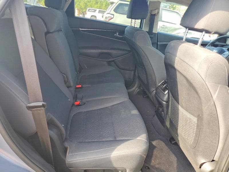 2020 KIA SORENTO LX 10