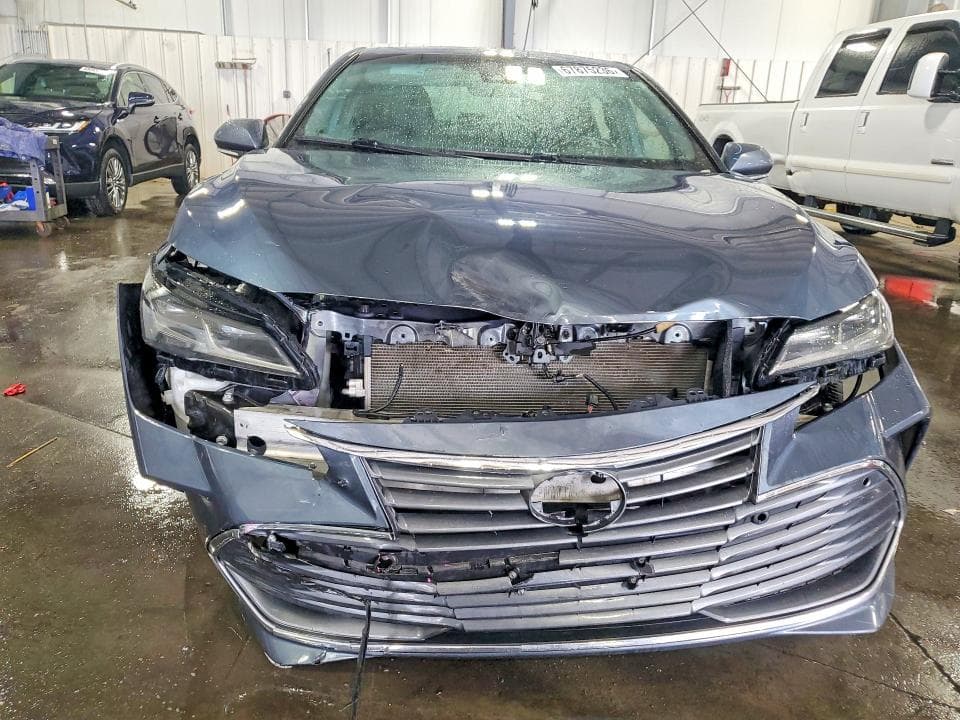 2022 TOYOTA AVALON LIMITED 5