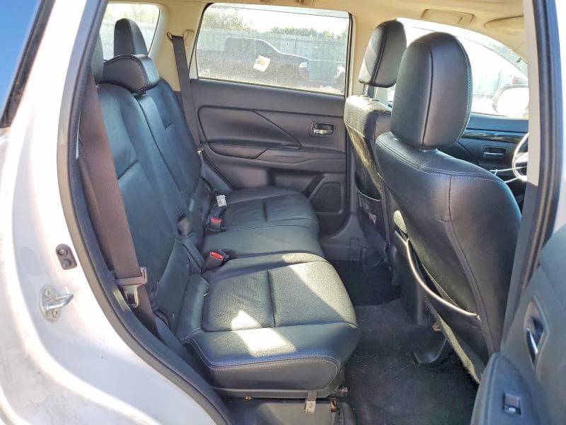 2017 MITSUBISHI OUTLANDER SE 11