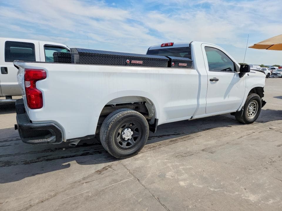 2024 CHEVROLET SILVERADO C1500 3
