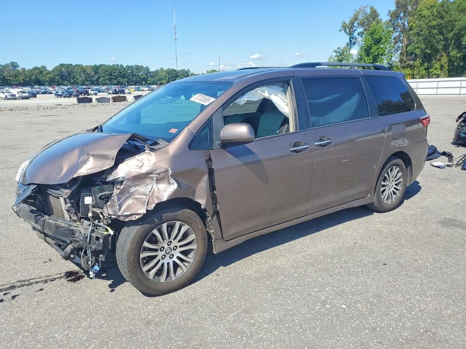 2019 TOYOTA SIENNA XLE PREMIUM 8-PASSENGER