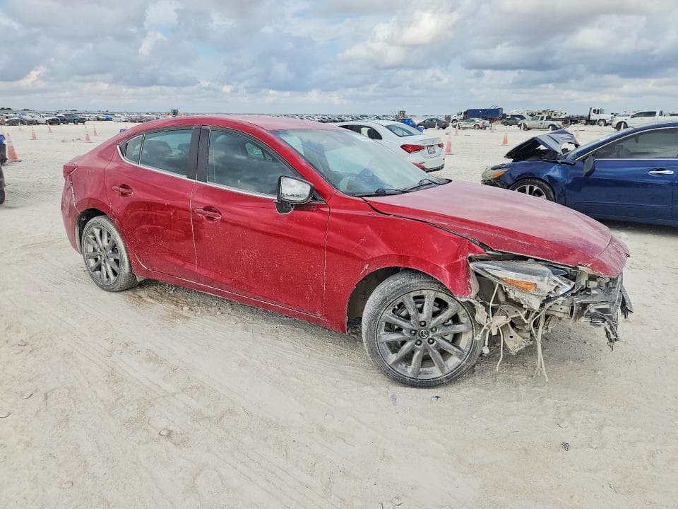 2018 MAZDA 3 TOURING 4