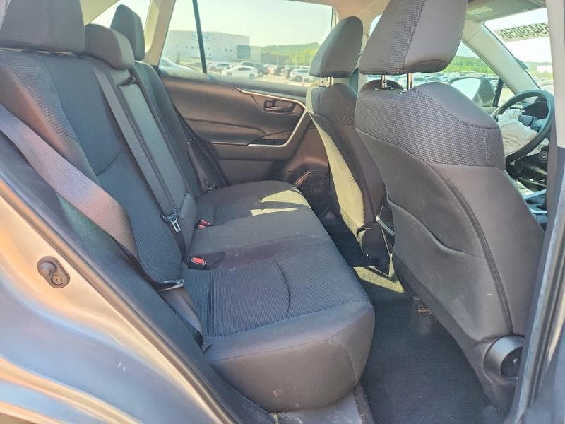 2021 TOYOTA RAV4 LE 10