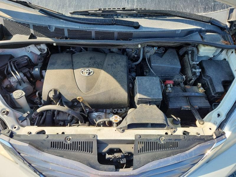 2017 TOYOTA SIENNA LTD 12