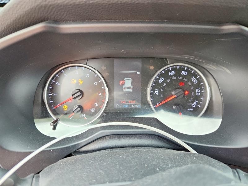 2021 TOYOTA RAV4 LE 9
