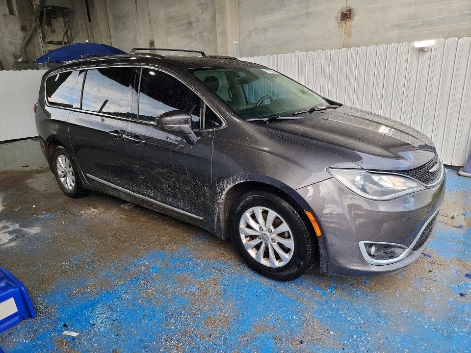 2018 CHRYSLER PACIFICA TOURING L 4