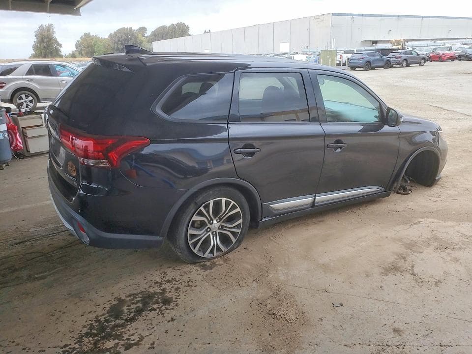 2018 MITSUBISHI OUTLANDER SE 3
