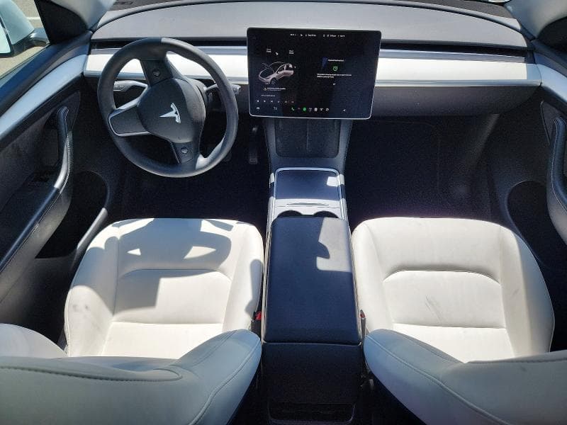 2023 TESLA MODEL Y 8