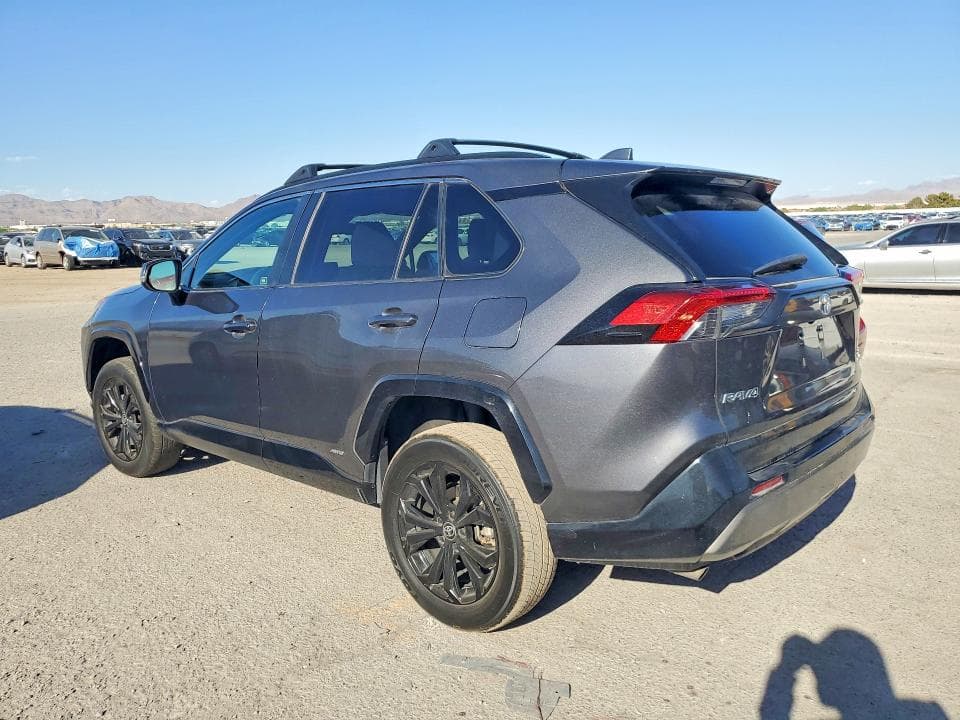 2022 TOYOTA RAV4 SE 2