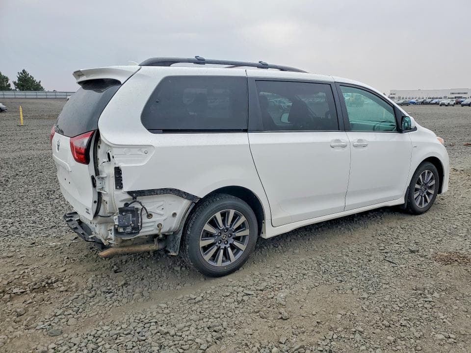 2020 TOYOTA SIENNA LE 3