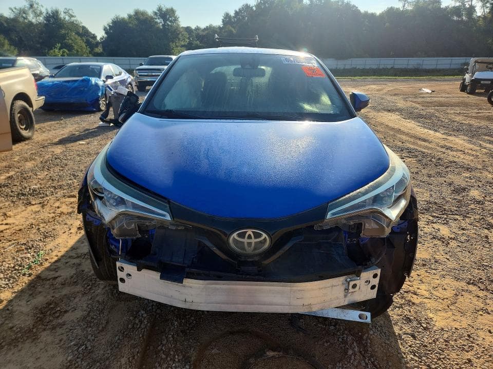 2019 TOYOTA C-HR XLE 5