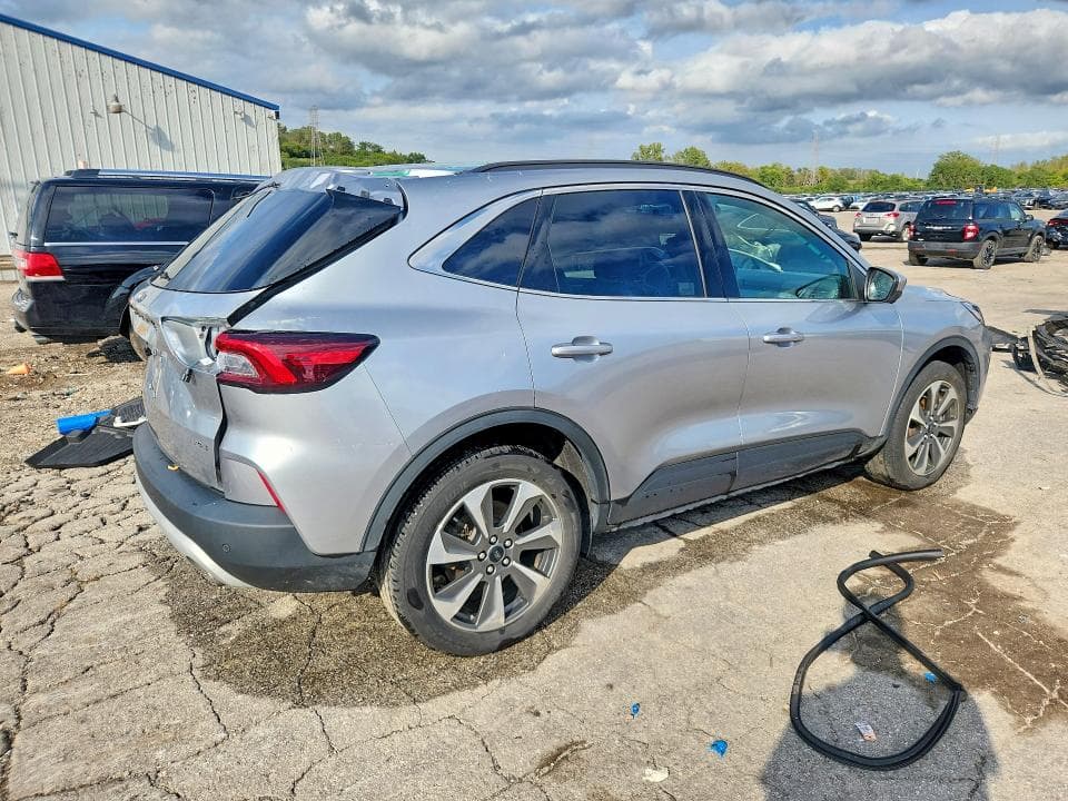 2023 FORD ESCAPE PLATINUM 3