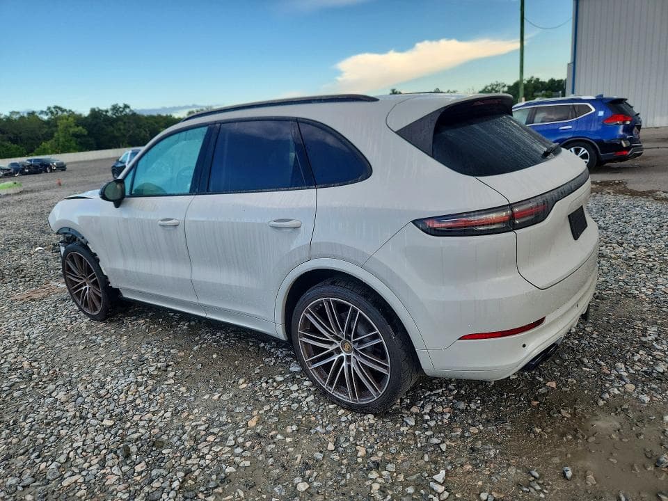 2022 PORSCHE CAYENNE 2