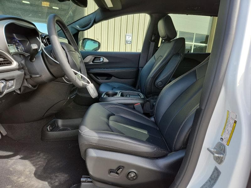 2027 CHRYSLER PACIFICA SELECT 7