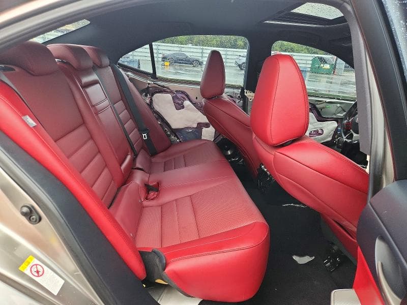 2018 LEXUS IS 300 10