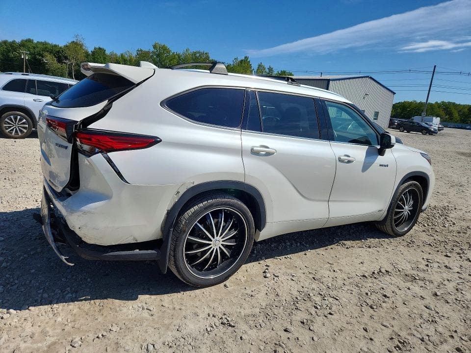 2021 TOYOTA HIGHLANDER HYBRID PLATINUM 3
