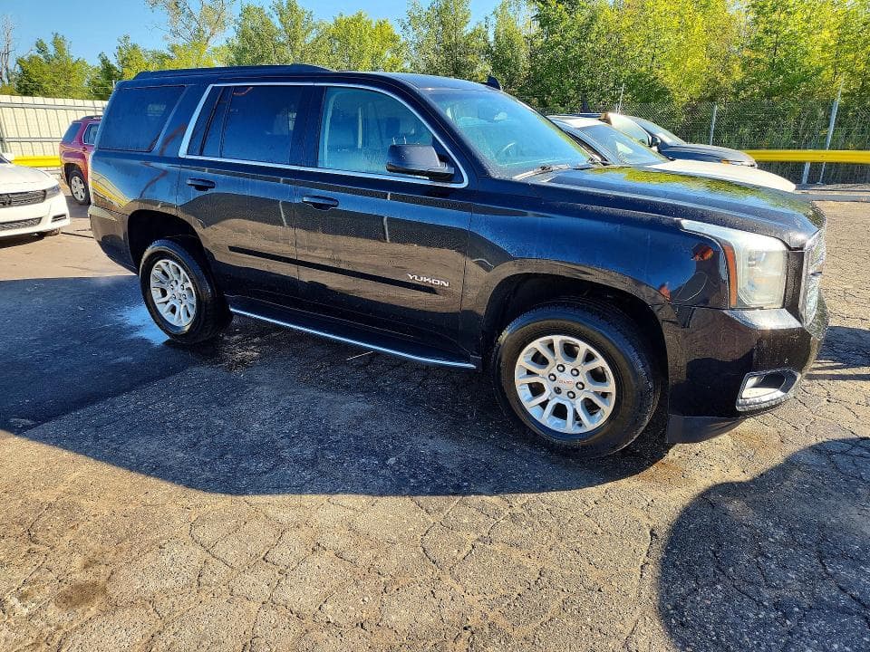 2017 GMC YUKON SLE 4