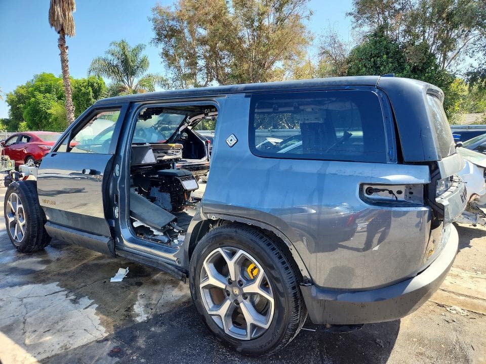 2025 RIVIAN R1S PREMIUM 2
