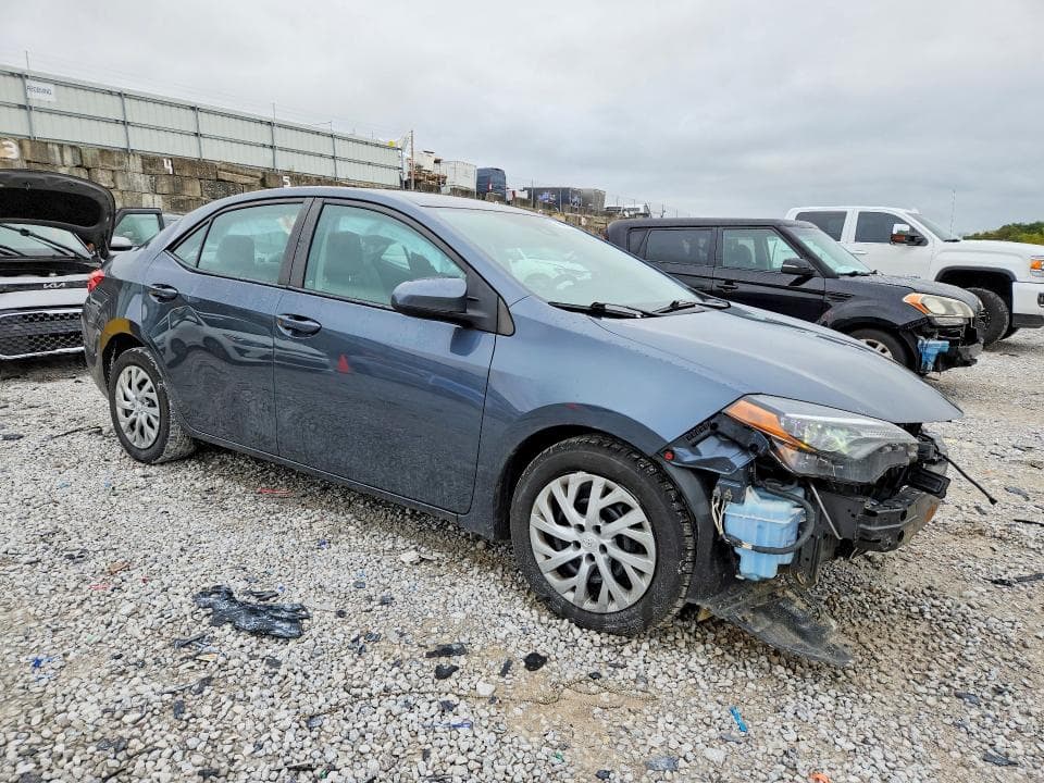 2017 TOYOTA COROLLA LE 4