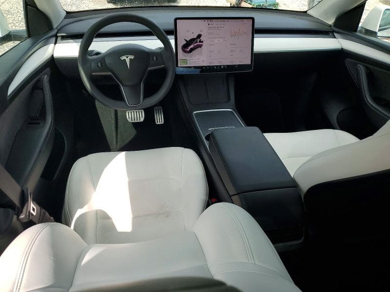 2024 TESLA MODEL Y 8
