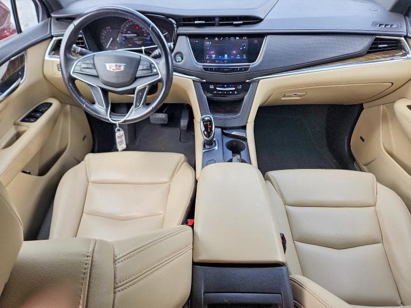 2017 CADILLAC XT5 8