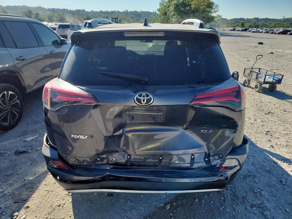 2017 TOYOTA RAV4 XLE 6