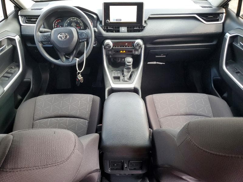 2025 TOYOTA RAV4 XLE 8