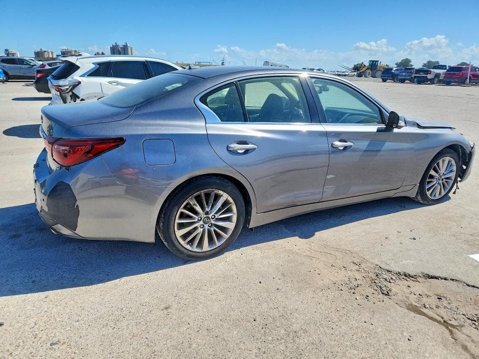 2021 INFINITI Q50 LUXE 3